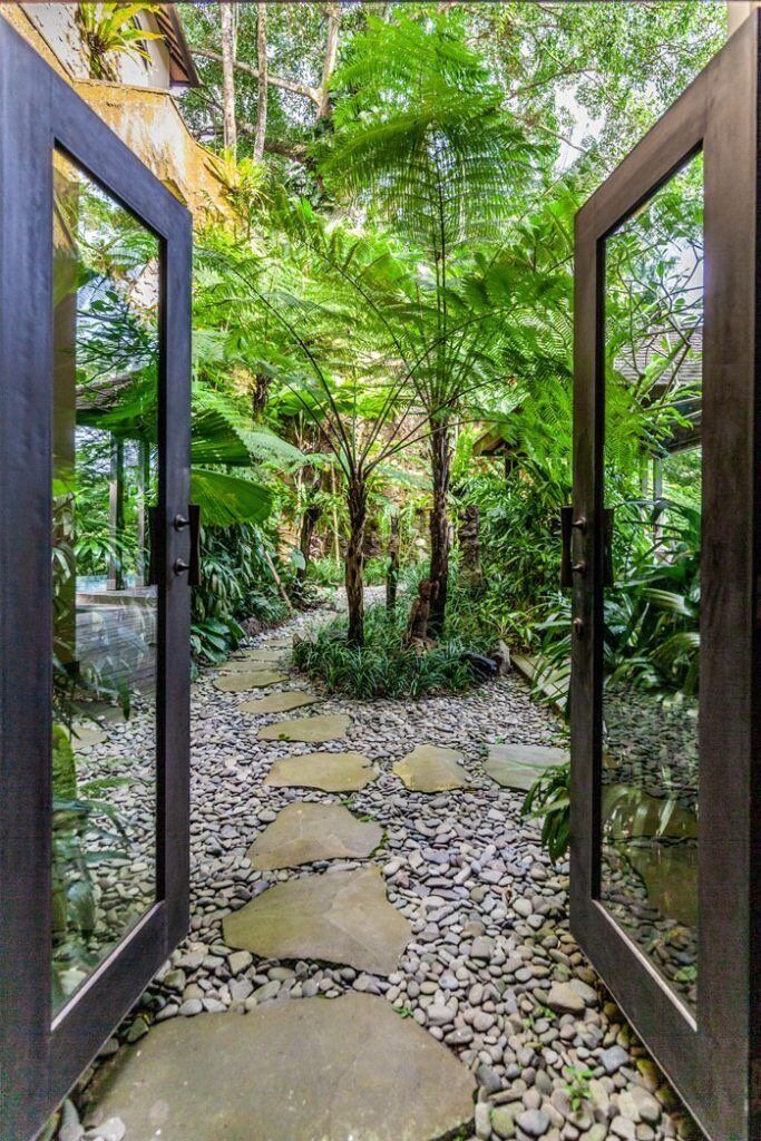 A Tropical Garden: An Oasis In the midst of the Island of the Gods - Bali  Interiors